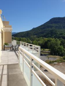 Appartements Appartement neuf, avec vue montagnes. : photos des chambres