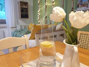 FeWo Frühling in der Villa Waldrand mit großem Garten