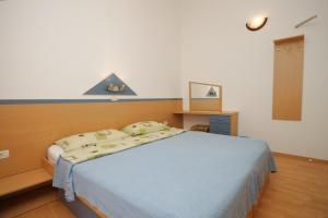 Apartments and rooms with a swimming pool Babici, Umag - 3046