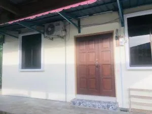 Homestay D'Art Container - Gertak Sanggul