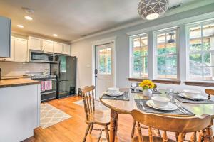 Peaceful Kansas Cottage w Wraparound Deck!