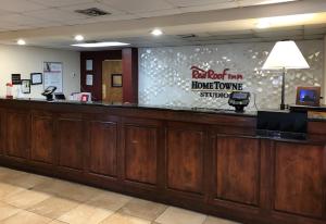 HomeTowne Studios by Red Roof Augusta