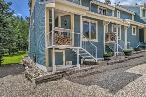 Cozy Cloudcroft Townhome about 1 Mi to Burro Ave!