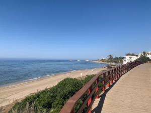 Lovely beachfront apartment in Calahonda