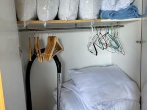 Studio cabine rénové avec balcon et parking couvert - FR-1-340-260