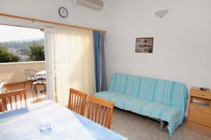 Apartments by the sea Postira, Brac - 3244