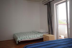 Rooms with a swimming pool Metajna, Pag - 3306