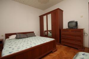 Rooms with a swimming pool Metajna, Pag - 3306