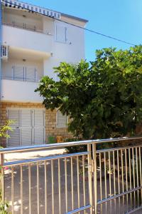 Apartments by the sea Kosljun, Pag - 3321 