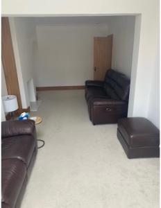 4 Bedroom house with parking, Near Safari Park