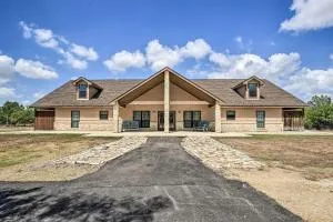 Luxury San Antonio Retreat 110-Acre Private Ranch - Castroville