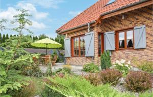 Beautiful Home In Gardna Wielka With Kitchen