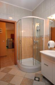 Apartments by the sea Rogoznica - 3198