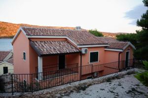 Apartments by the sea Rogoznica - 3200