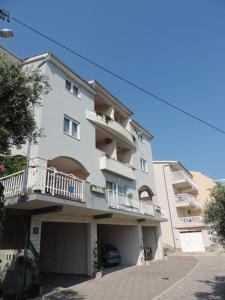 Apartments by the sea Duce, Omis - 2812