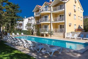 Apartments with a swimming pool Jadranovo, Crikvenica - 3238