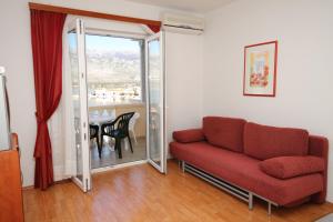 One-Bedroom Apartment with Terrace and Sea View room in Apartment Vinjerac 3248c