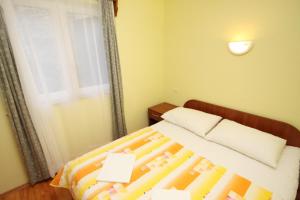 Apartments by the sea Rogoznica - 3262