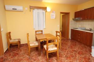 Apartments by the sea Rogoznica - 3262