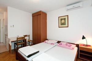 Apartments with a parking space Baska Voda, Makarska - 3059