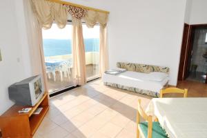 Apartments by the sea Rtina - Miletici, Zadar - 3257