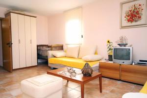 Apartments by the sea Kosljun, Pag - 3321