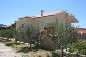 Apartments with a parking space Novalja, Pag - 3294 