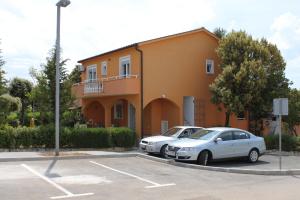 Apartments with parking space Petrcane, Zadar - 3300