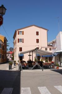 Apartments by the sea Novigrad - 3349 