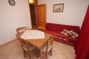 Apartments by the sea Novigrad - 3349