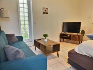 Appartements CHATENAY 4 · Cozy Studio with car park and terrace : photos des chambres