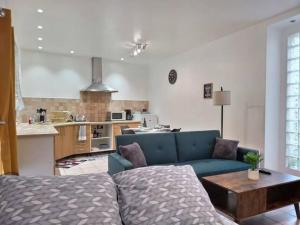 Appartements CHATENAY 4 · Cozy Studio with car park and terrace : photos des chambres