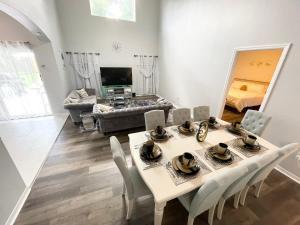 Fully Renovated, Quiet, Spacious Disney Themed Pool Home with Office