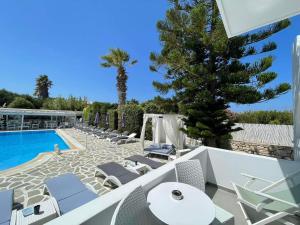 King Room with Pool View room in Zoumis Studios