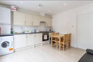Central 4 Bed Flat in Islington London