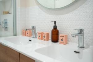 Les Hirondelles, gîte de charme avec jardin, 7p