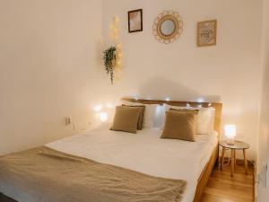 Cozy 2-Bedroom Boho-Themed Home