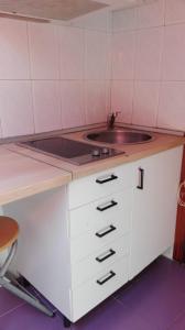 Apartamento de 2 dormitorios entre metro Estrecho y Francos Rodríguez