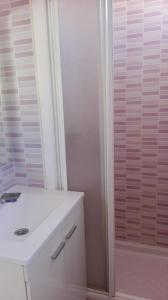 Apartamento de 2 dormitorios entre metro Estrecho y Francos Rodríguez