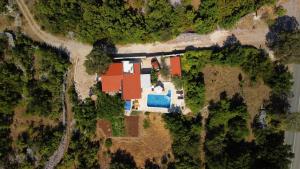 Villa Melita - Heated pool within Nature Park