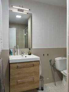 Spacious 4 Bedrooms apartment for family or several friends