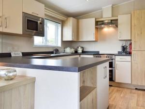 Hidden Gem Lodge with Hot Tub