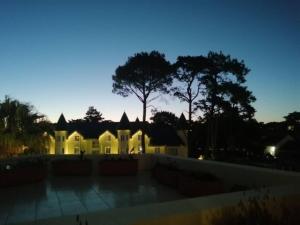 Elegante apto a metros del Shopping 2 dorm