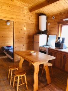 Campings Camping, Hotel De Plein Air Les Cariamas : photos des chambres