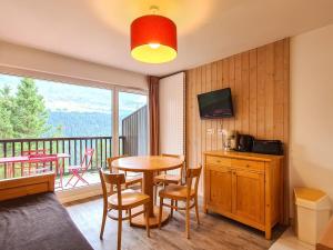 Appartement Lumineux à Flaine Forêt, Proche Pistes avec Balcon et Parking Couvert - FR-1-425-177 - 4hvězdičkové hotely ve městě Flaine