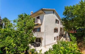 2 Bedroom Lovely Apartment In Omisalj 