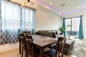 3 Luxury Modern Homes 12 bedrooms & Rooftop Decks