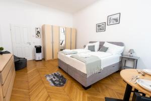 THE PLACE, IN THE 7TH DISTRICT OF VIENNA