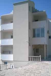 Apartments with a parking space Duce, Omis - 4799 