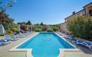 Apartment Basanija 3402f